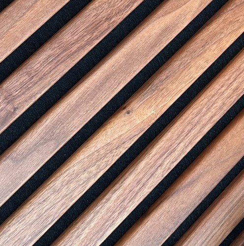 Sänggavel i akustikpanel, höjd 138 cm, bredd 185 cm, träslag valnöt (premiumutförande)