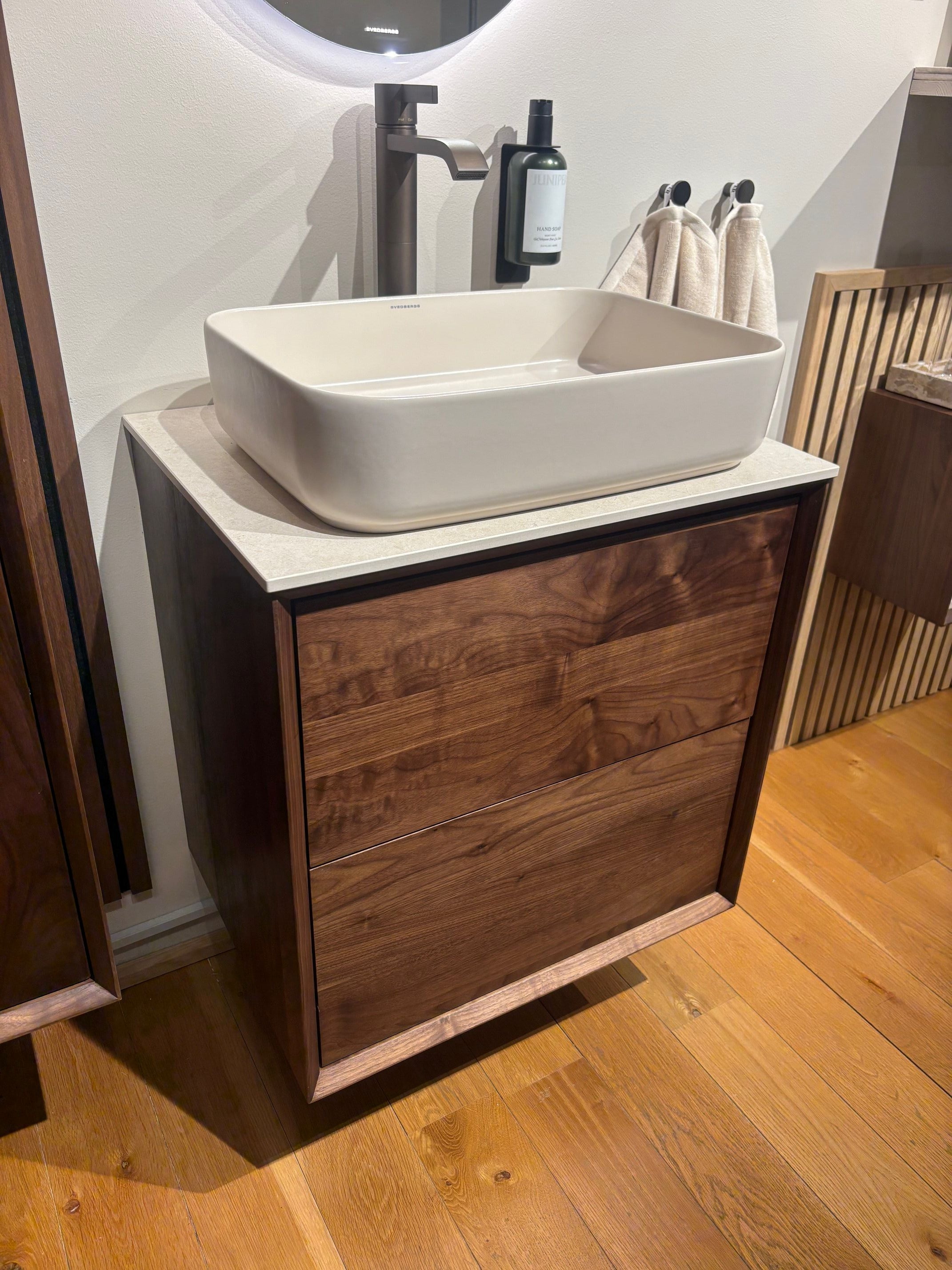 Myre rektangulär tvättställ i porslin