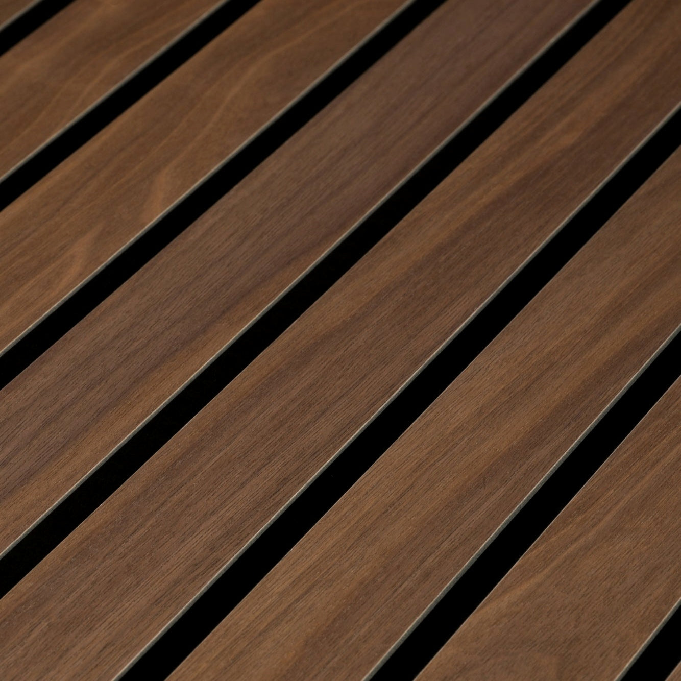 Sänggavel i akustikpanel, från golv till tak, bredd 185 cm, träslag BRED valnöt