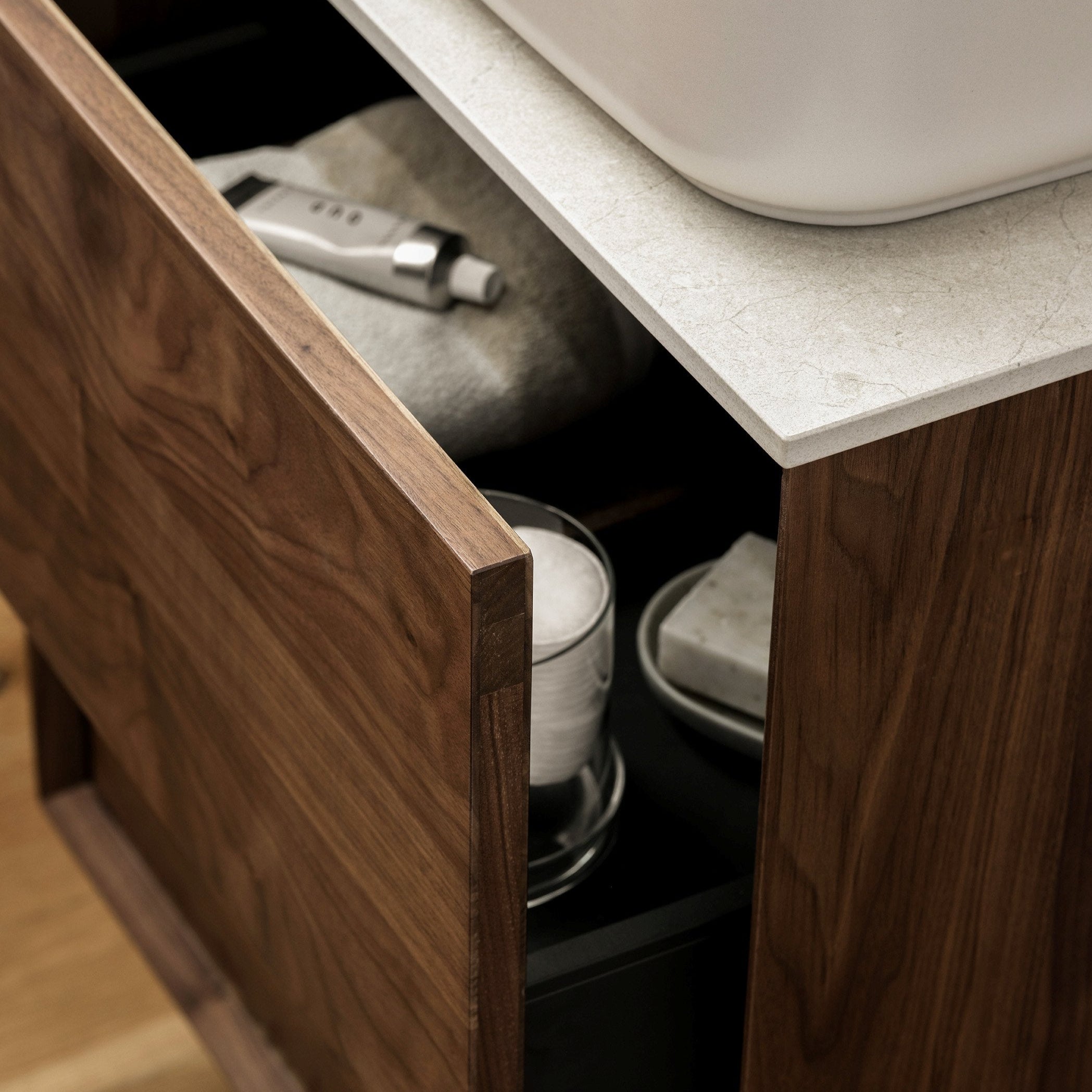 Tvättställsskåp i Massiv Valnöt 80 cm - IW80