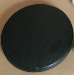 Knopp till akustikpanel i svartmålad ek